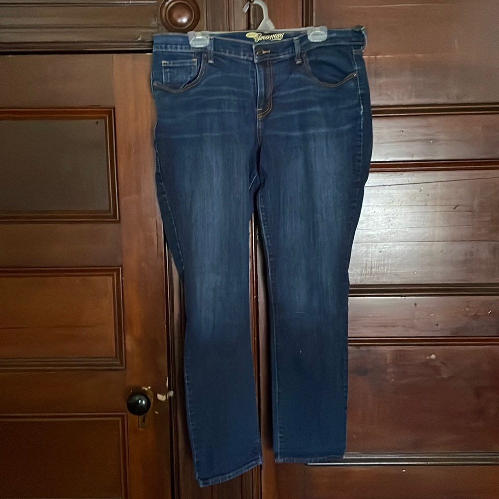 Great condition! Old Navy brand jeans size 16
